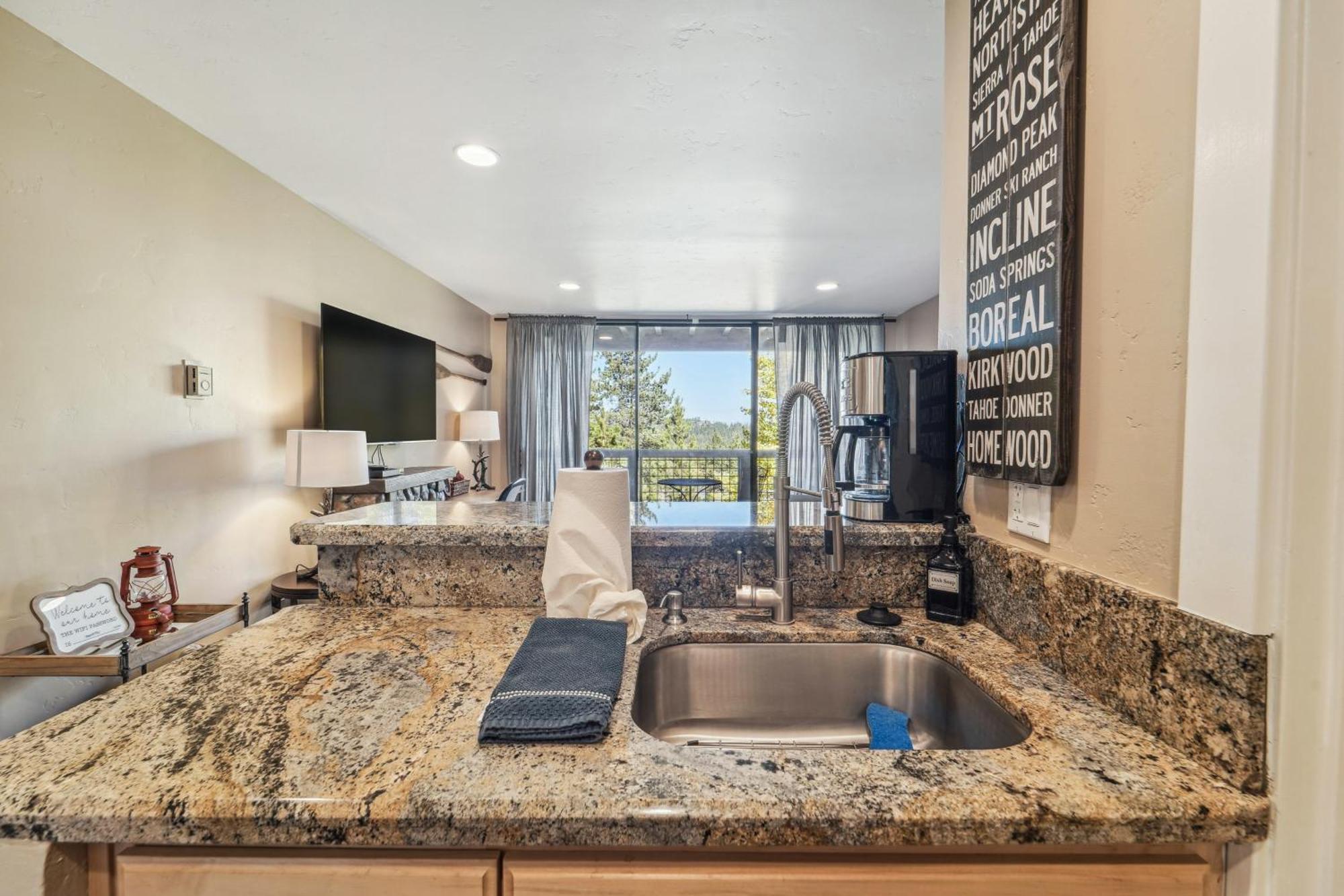Truckee Studio With Balcony And On-Site Skiing! ภายนอก รูปภาพ